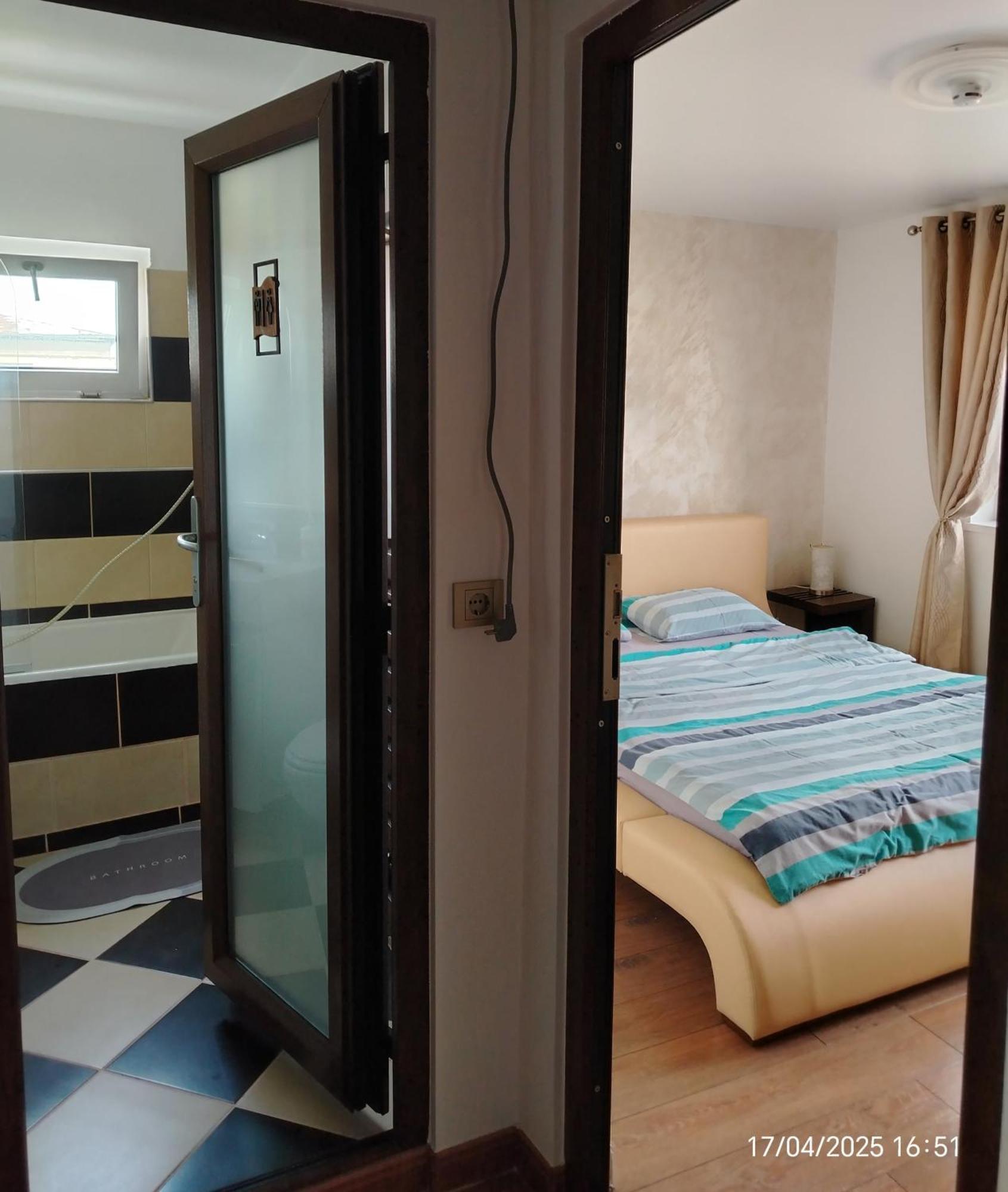 Arka Apartment Craiova Exterior photo